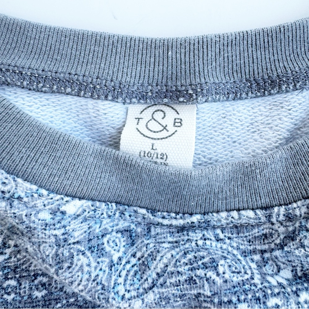 T &B Patterned Sweatshirt - Picture 3 of 4